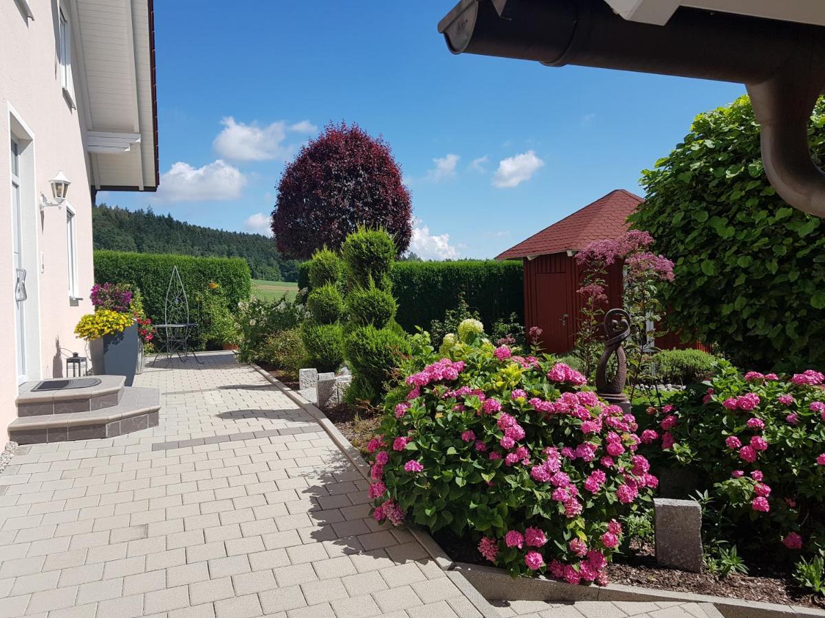 Ferienwohnung Toni Mit Balkon Und Garten Pemfling 외부 사진